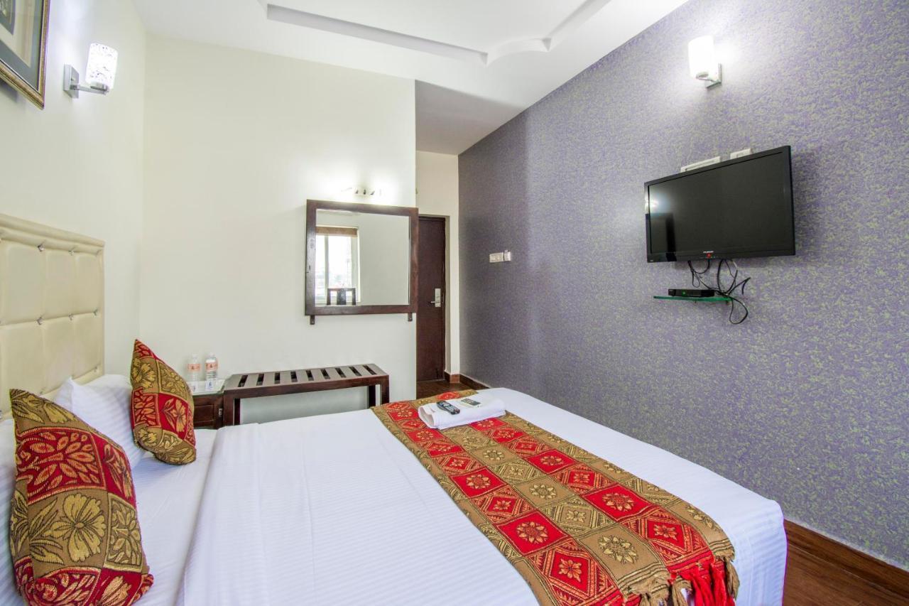 Hotel Executive Inn 비자야와다 외부 사진